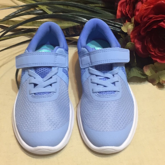 Last chance!! New; Nike Revolution 4 (PS) Sneakers - Picture 2 of 11